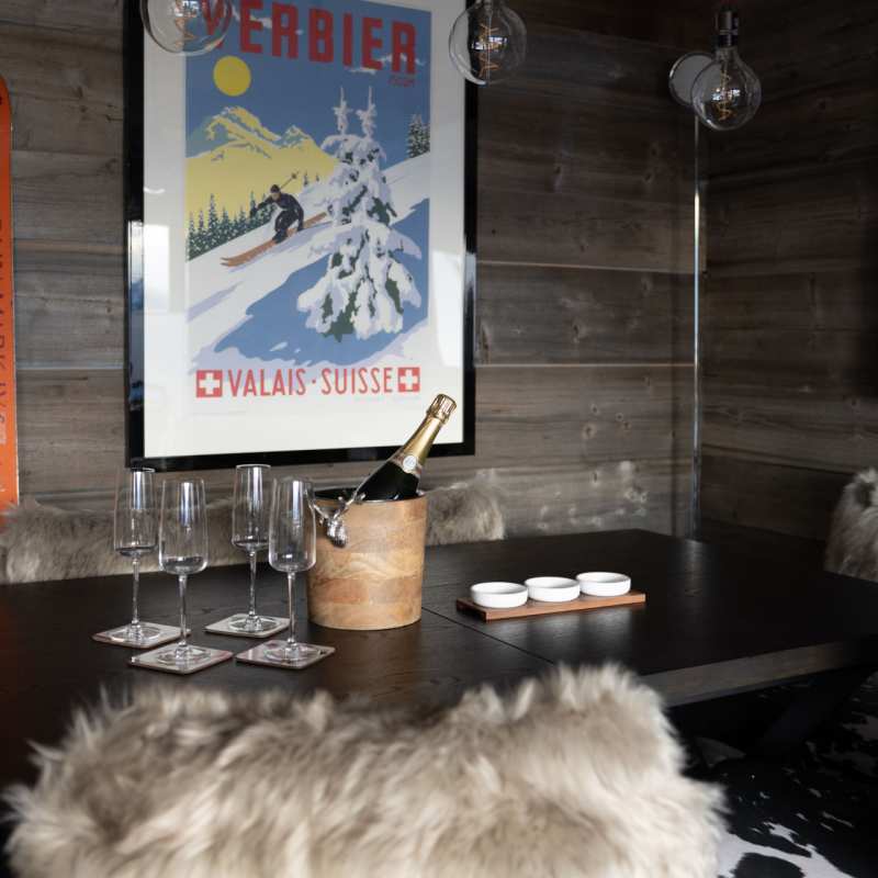 Dining with champagne 