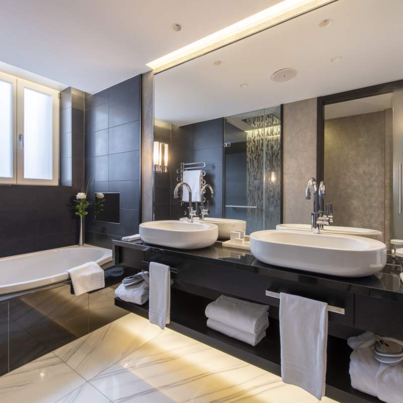 Junior Suite Bathroom