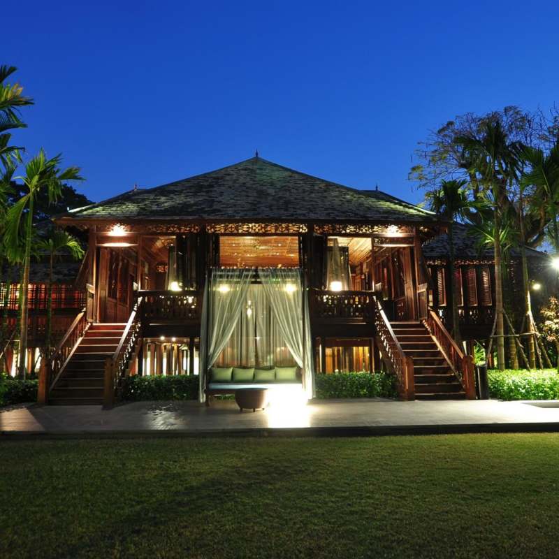 Facade at Night - 137 Pillars House