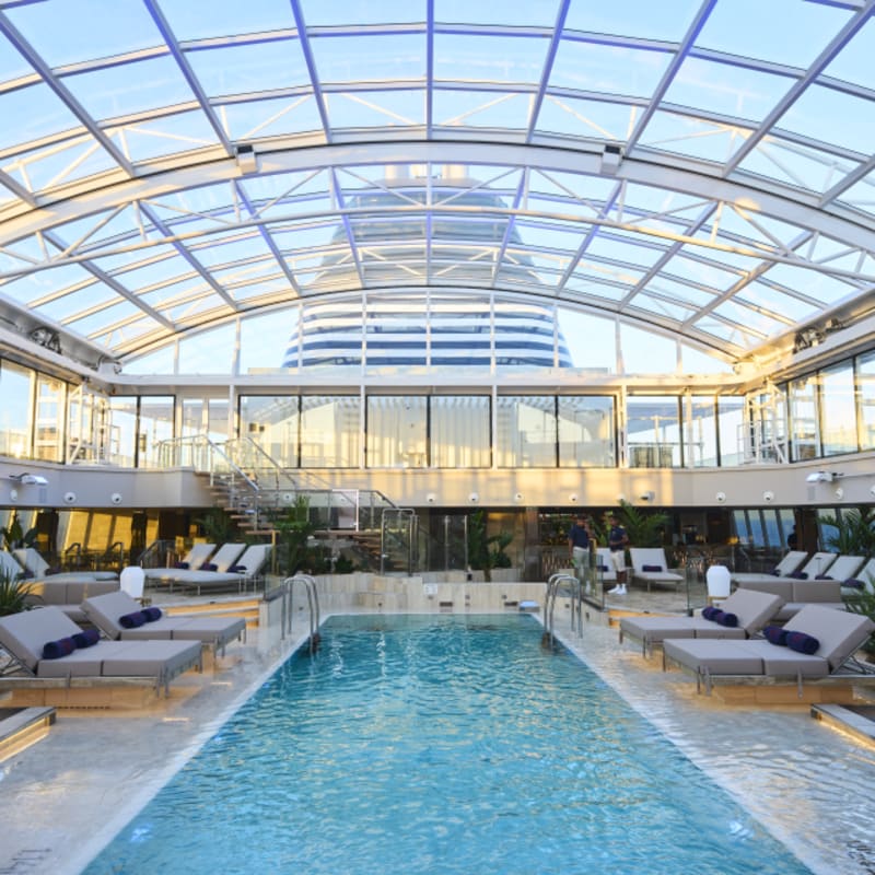 CONSERVATORY AND POOL BAR