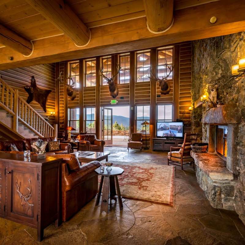 Costilla Lodge Interior