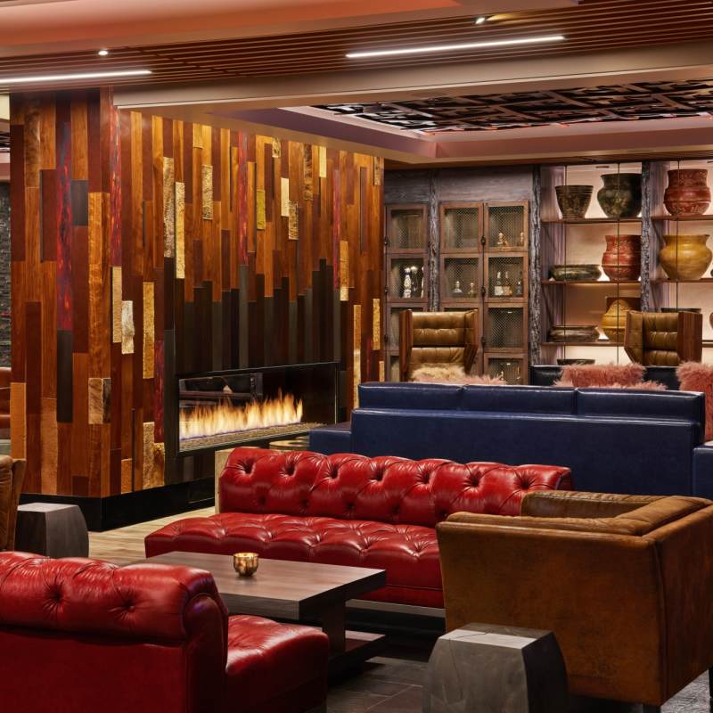 Toro Lounge  