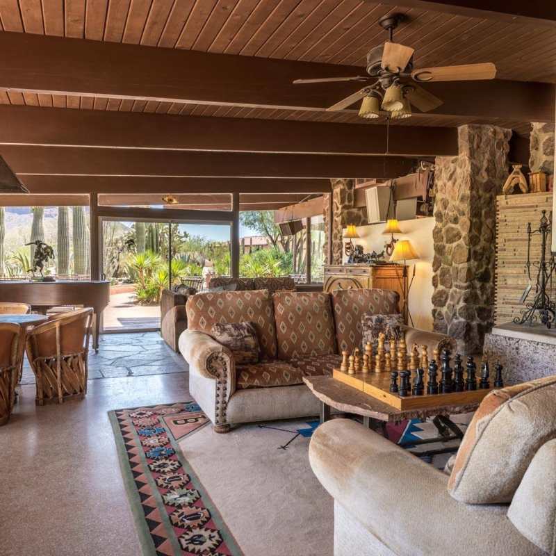 Lounge - White Stallion Ranch