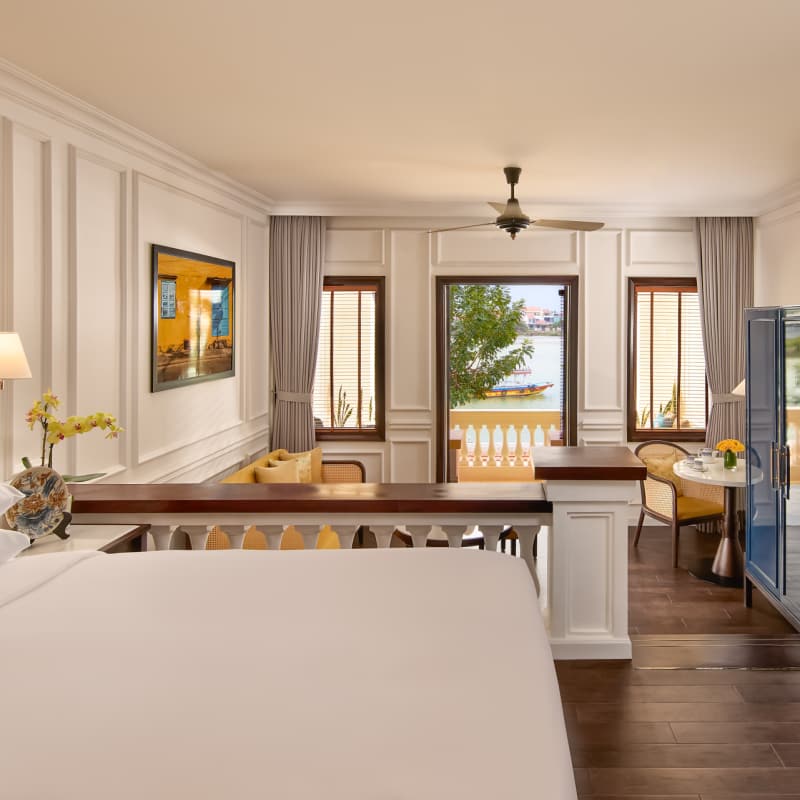 Premier River View Suite 
