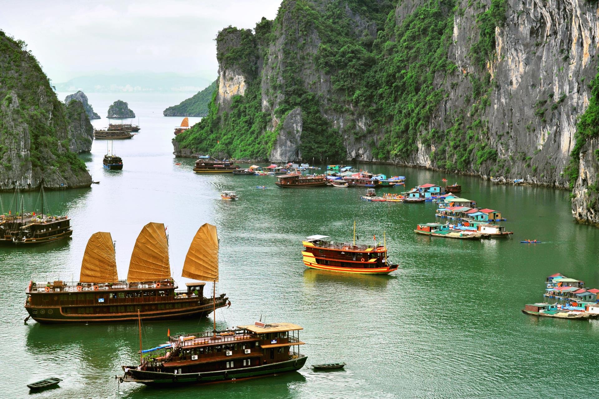 Ultimate Journey Through Vietnam 